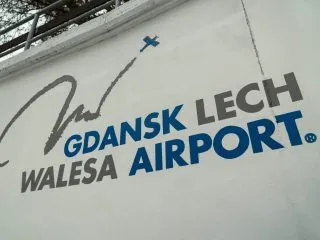 Mural dla Portu Lotniczego Gdańsk na Stadionie Leśnym SKLA w Sopocie